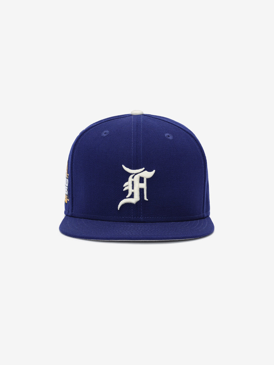 Caps