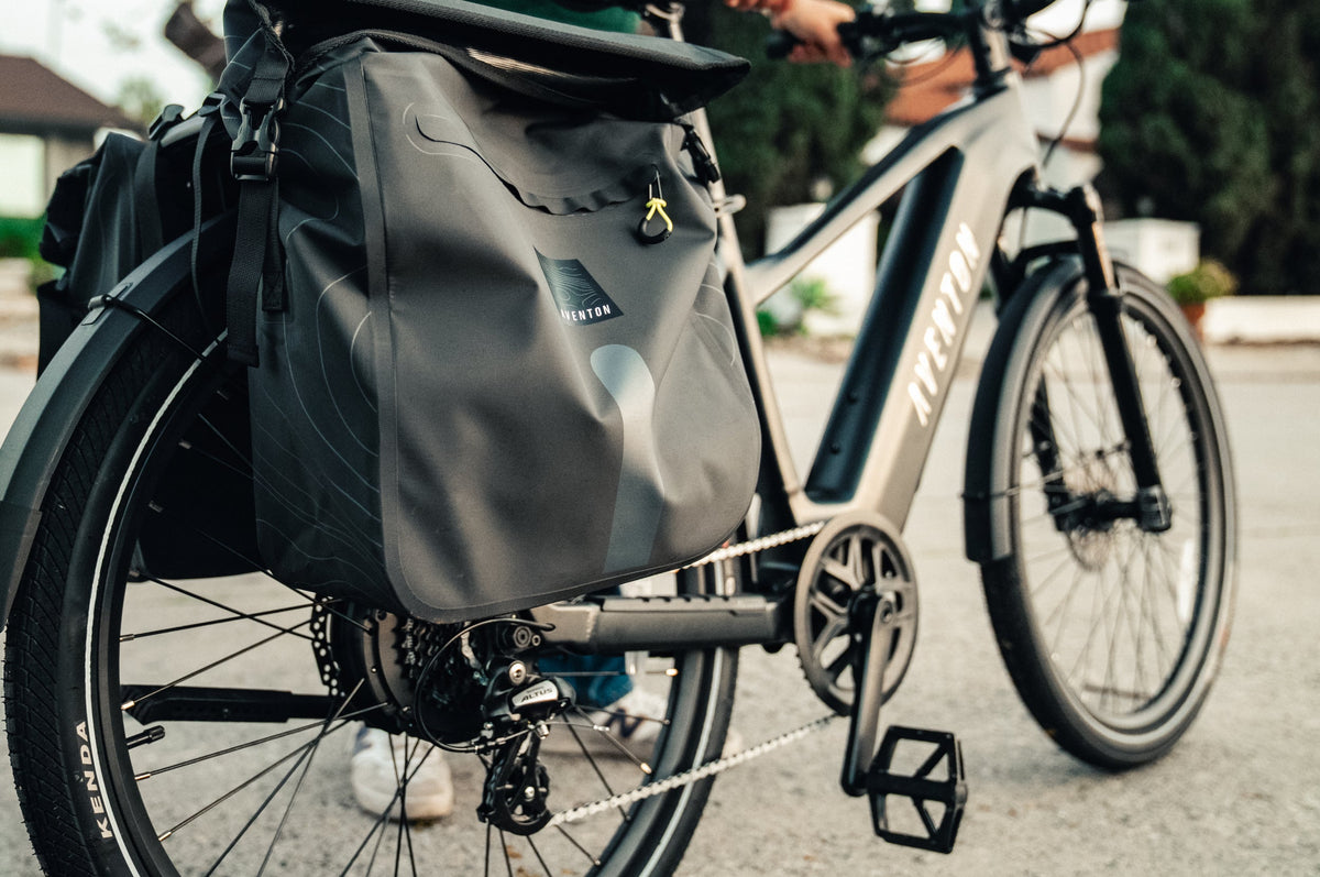 Pannier bag on the rear rack of the Aventon Level 4 REC